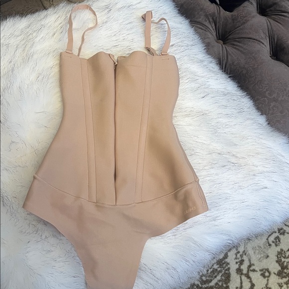 SKIMS Tops - SKIMS Nude Shapewear Bodysuit
